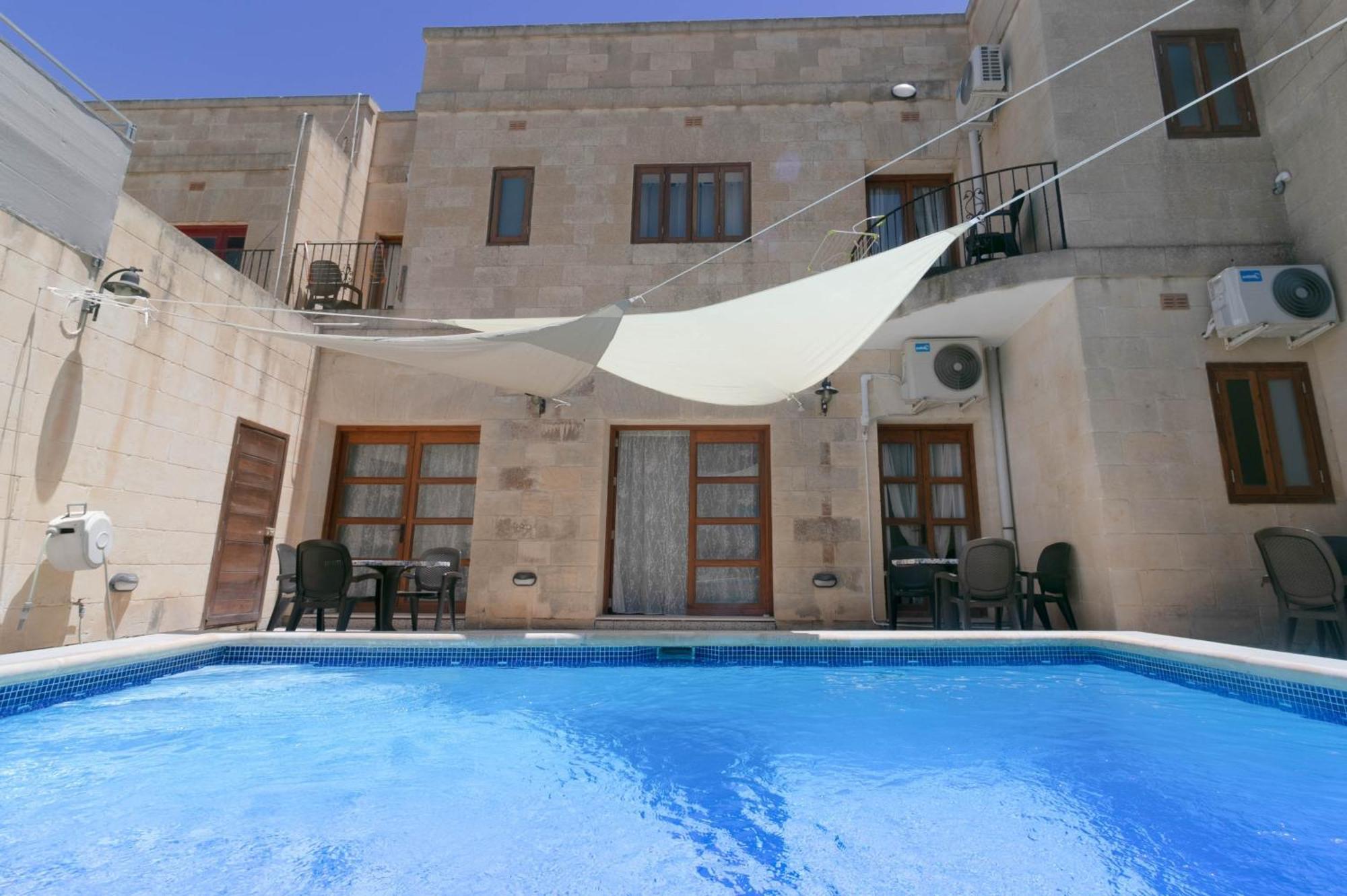 Vila Hollies Qala Exteriér fotografie