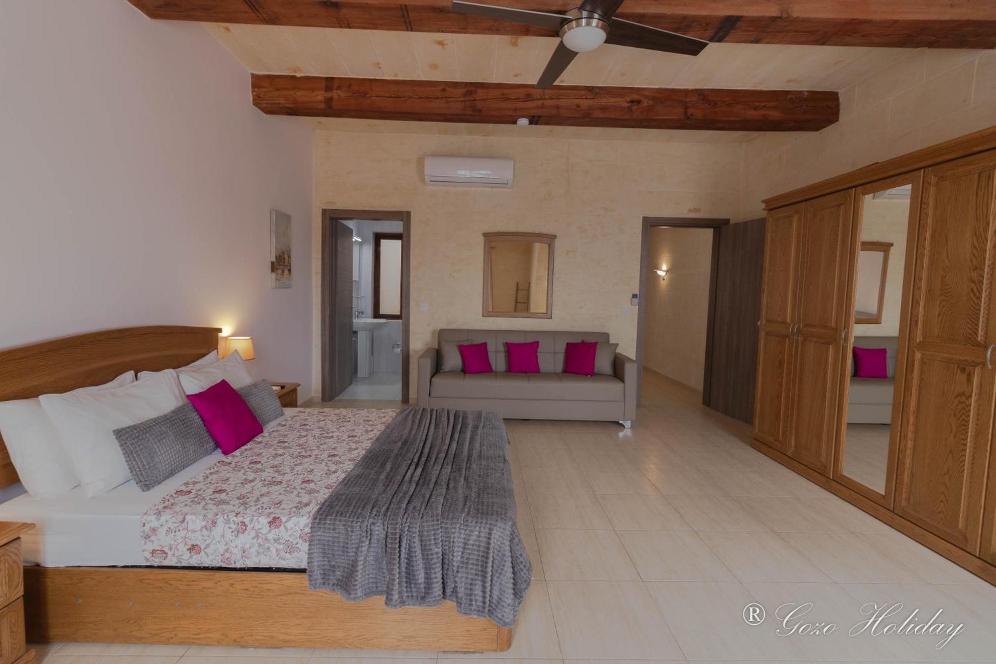 Vila Hollies Qala Exteriér fotografie
